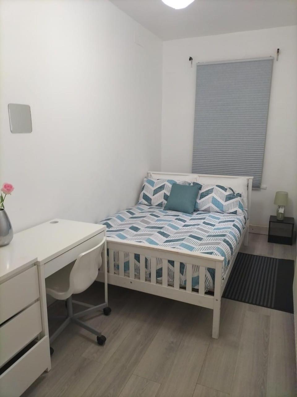 Comfortable Double Bed Located Near City Centre, Suitable For Contractors Health Care Professionals Or Long Business Stays In Coventry Or Delightful Holidays In Coventry Or Within The West Midlands Area Free Wifi Tea And Coffee Provided المظهر الخارجي الصورة