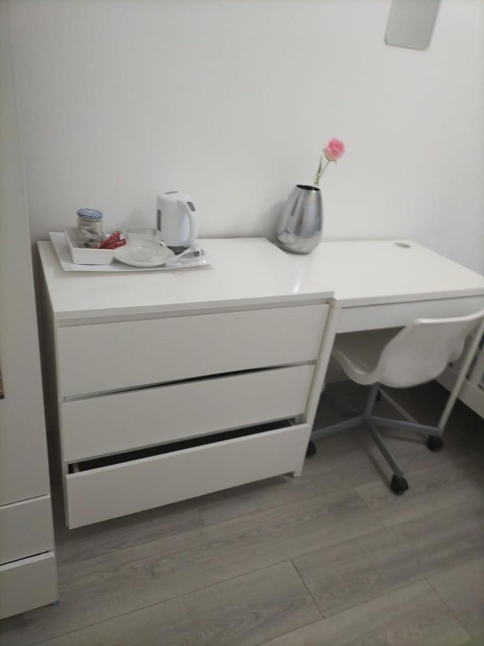 Comfortable Double Bed Located Near City Centre, Suitable For Contractors Health Care Professionals Or Long Business Stays In Coventry Or Delightful Holidays In Coventry Or Within The West Midlands Area Free Wifi Tea And Coffee Provided المظهر الخارجي الصورة